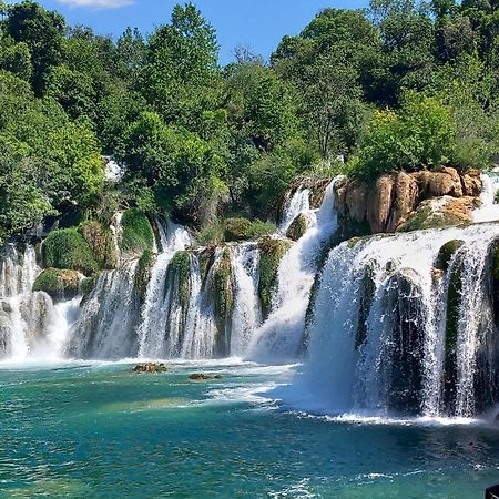 Malin Guesthouse Skradin Esterno foto