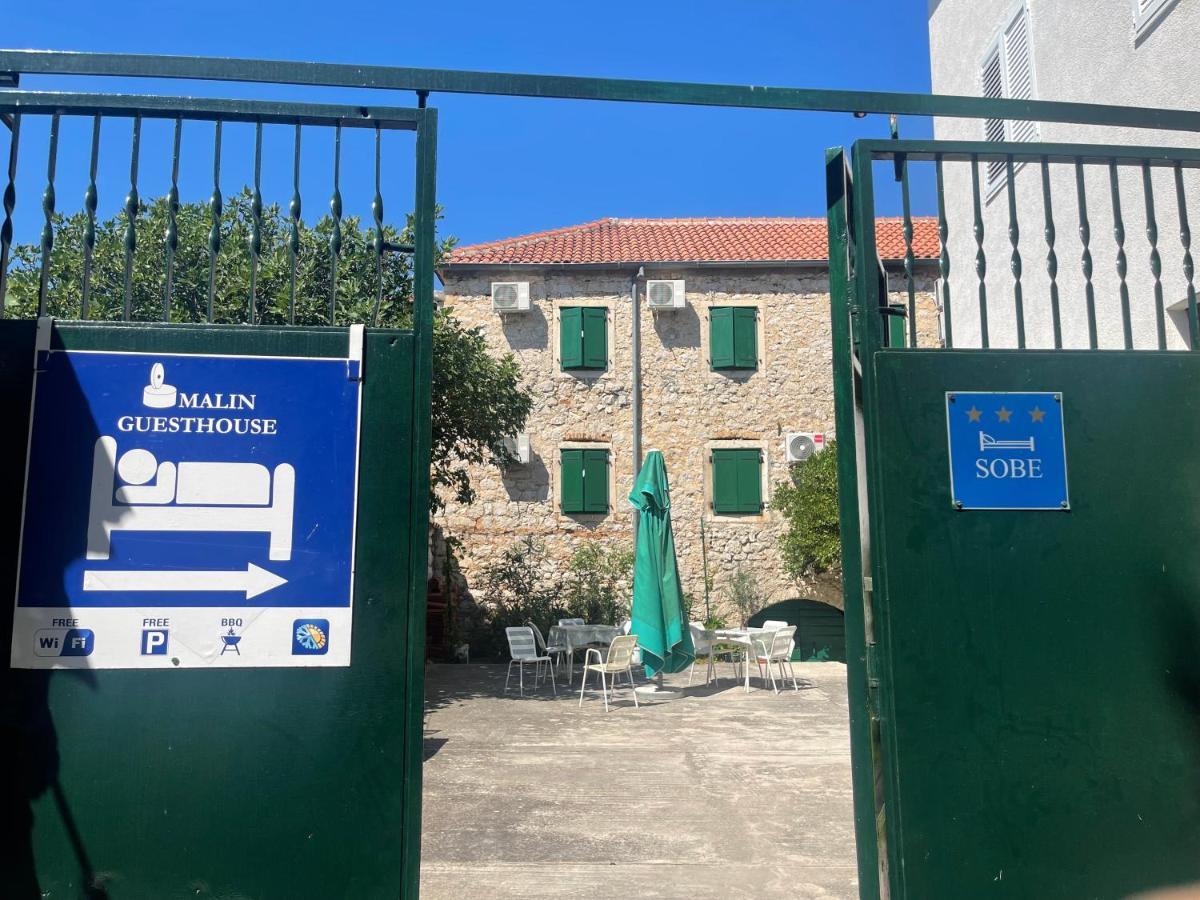 Malin Guesthouse Skradin Esterno foto