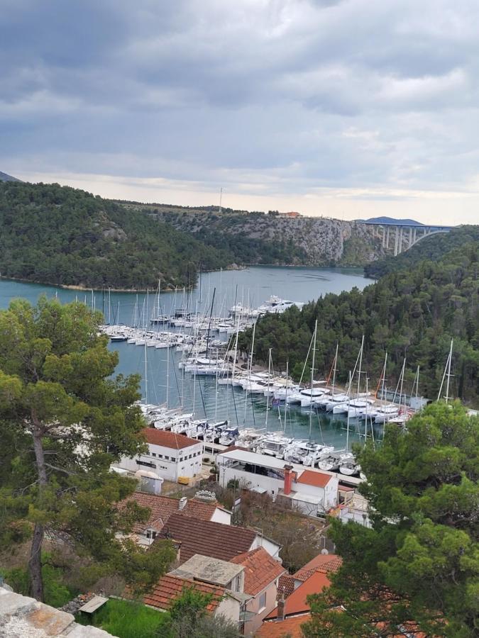 Malin Guesthouse Skradin Esterno foto