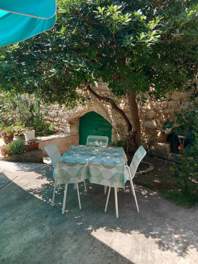 Malin Guesthouse Skradin Esterno foto