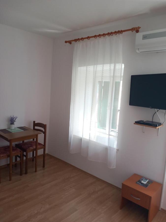 Malin Guesthouse Skradin Esterno foto