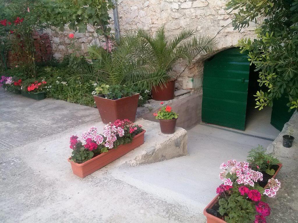Malin Guesthouse Skradin Esterno foto